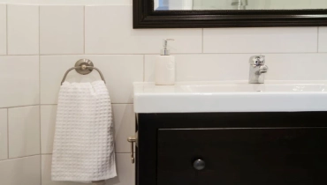 Contemporary bathroom basin.